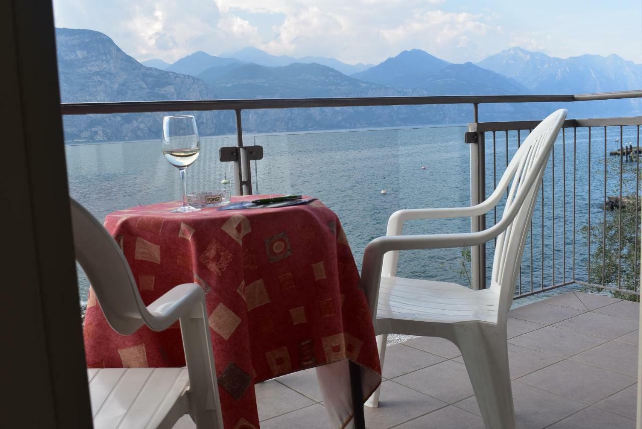 Hotel Garni Vela D'Oro Brenzone sul Garda Exterior photo